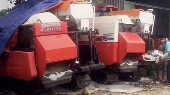 VIDEO: Hải quan và Đăng kiểm phối hợp ngăn chặn gian lận: Siết chặt kiểm tra xe máy chuyên dùng đã qua sử dụng VIDEO: Hải quan và Đăng kiểm phối hợp ngăn chặn gian lận: Siết chặt kiểm tra xe máy chuyên dùng đã qua sử dụng