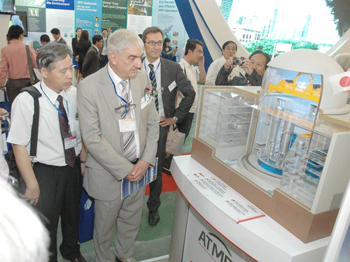 Từ nay đến năm 2020, Việt Nam sẽ tập trung hoàn thiện hệ thống văn bản pháp luật, cơ chế, chính sách, đào tạo, phát triển nguồn nhân lực, xây dựng và vận hành nhà máy điện hạt nhân. Nguồn Internet