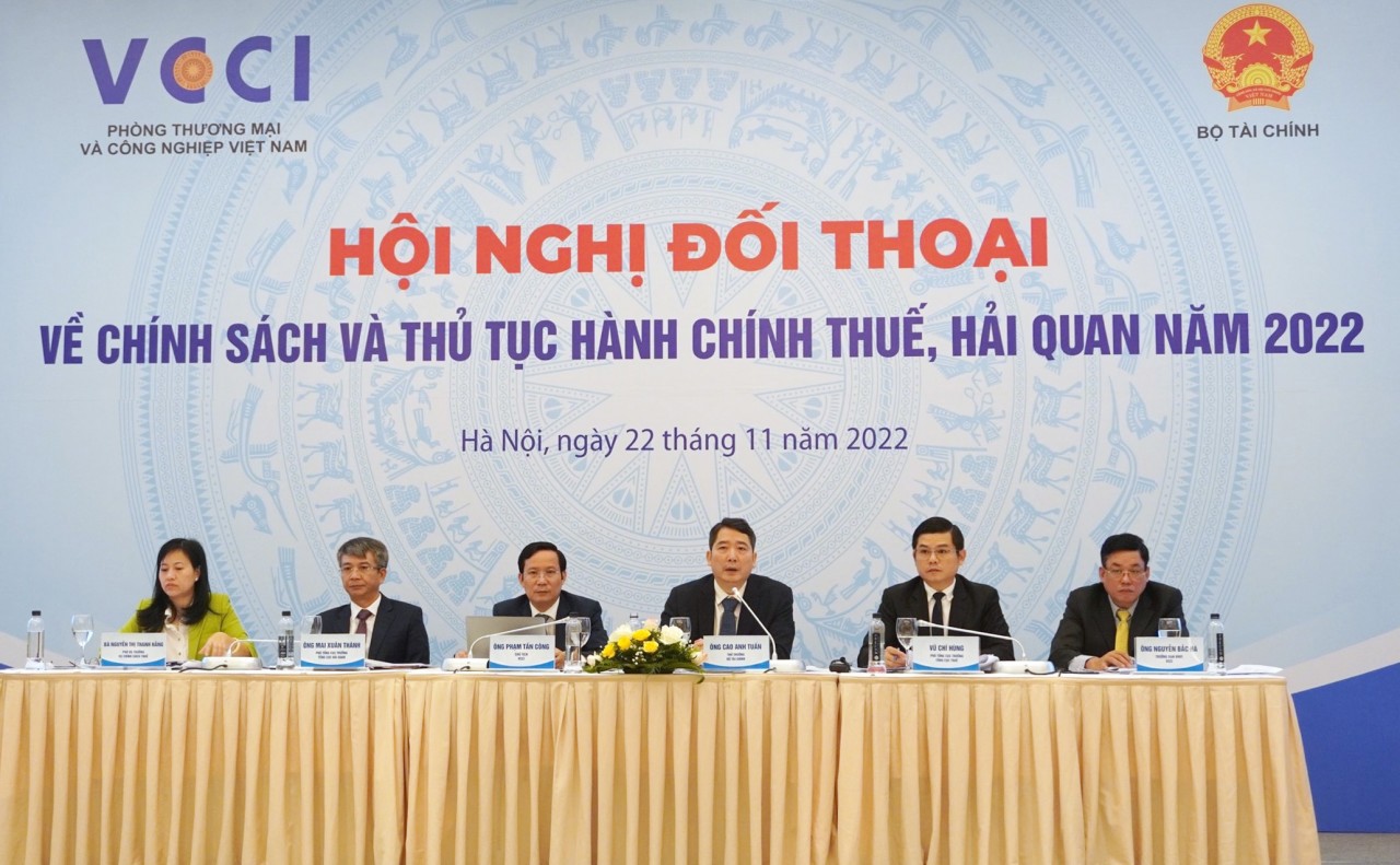 Thứ trưởng Bộ Tài chính Cao Anh Tuấn chủ trì hội nghị.