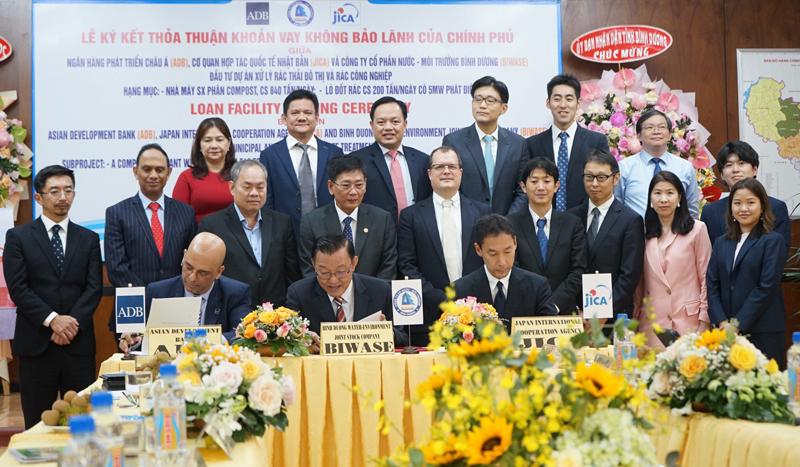 Nghi thức ký kết tài trợ giữa ADB, JICA và BIWASE