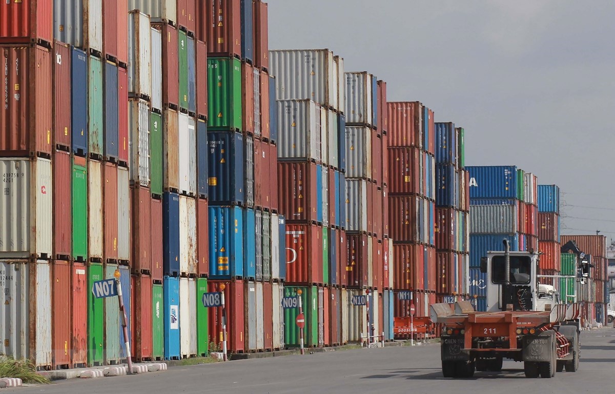 Phát triển dịch vụ logistics thành một ngành dịch vụ đem lại giá trị gia tăng cao.