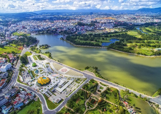 Hàng năm, các đơn vị thuộc Bộ được giao chủ trì thực hiện các nhiệm vụ chủ động kiểm điểm, đánh giá tình hình thực hiện và báo cáo Lãnh đạo Bộ kết quả. 