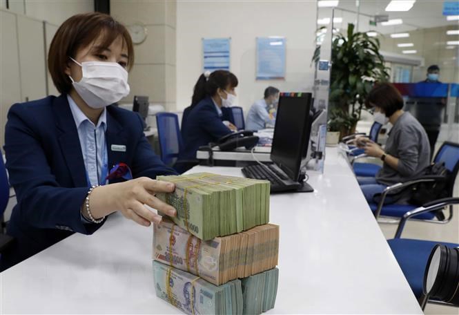 trong tuần từ ngày 6 – 10/2, lãi suất VND liên ngân hàng giảm mạnh ở tất cả các kỳ hạn. 