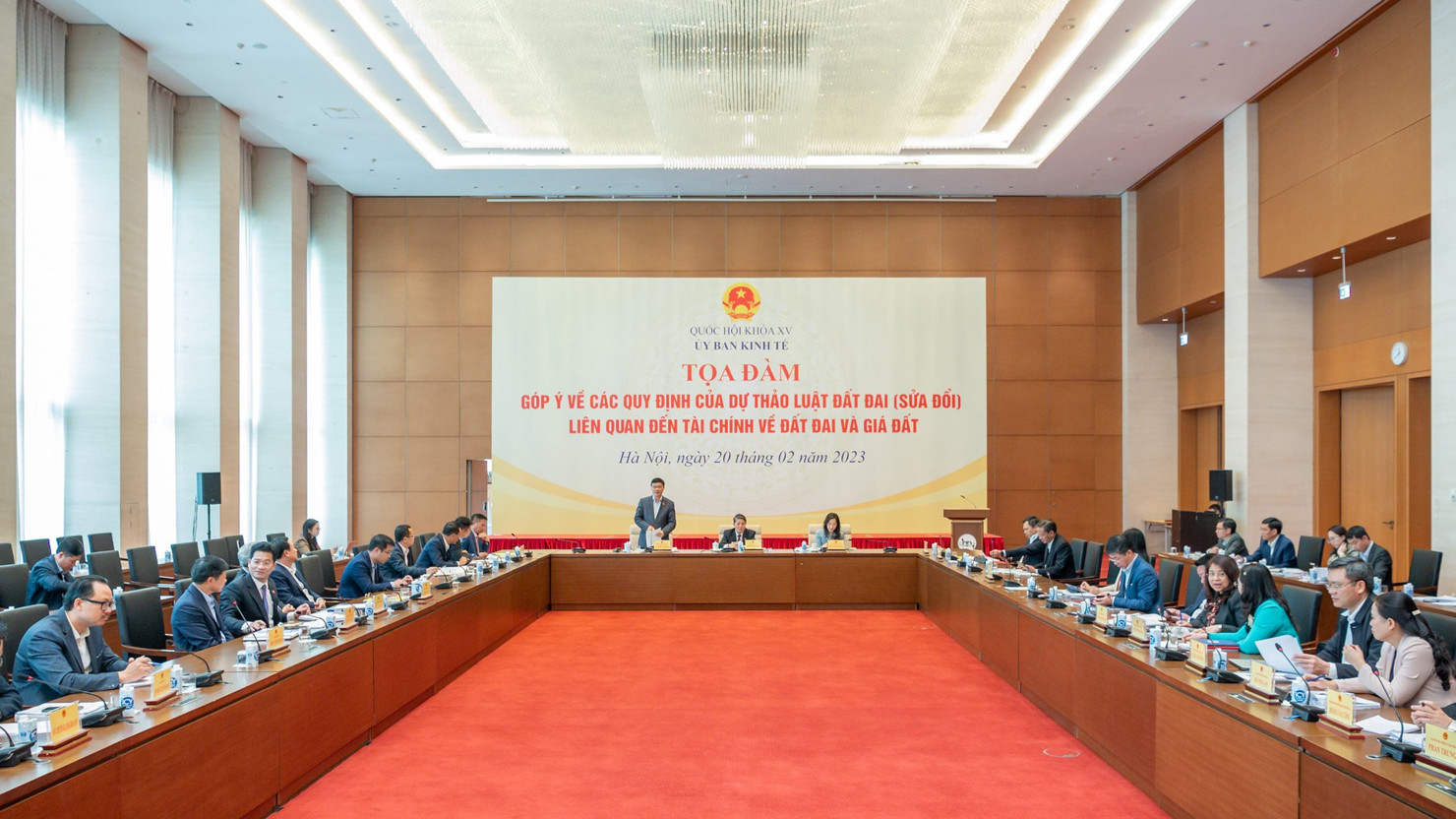 Tọa đàm góp ý về các quy định của dự thảo Luật Đất đai (sửa đổi) liên quan đến tài chính về đất đai và giá đất.
