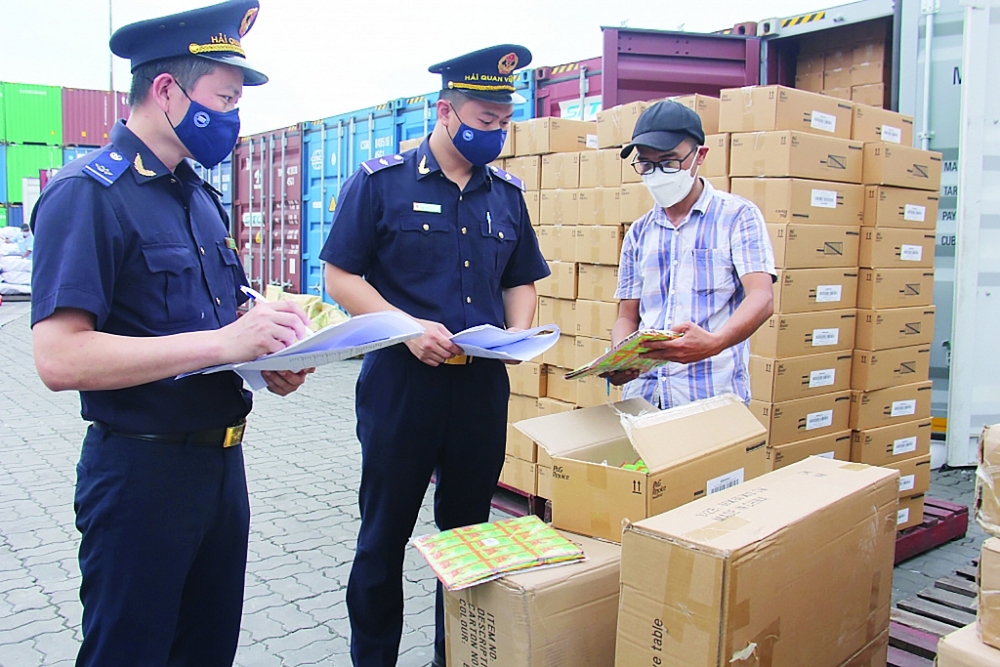 Cục Hải quan TP. Hà Nội đề nghị các đơn vị xác định các nhóm hàng, mặt hàng trọng điểm có rủi ro cao trong khai báo về số lượng, trọng lượng, chủng loại.