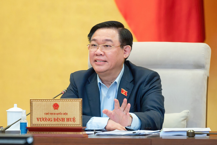 Chủ tịch Quốc hội Vương Đình Huệ phát biểu tại Phiên họp.