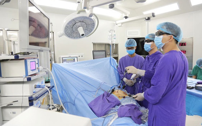 Các Bộ, ngành, địa phương rà soát văn bản quy phạm pháp luật có liên quan đến Luật Khám bệnh, chữa bệnh theo lĩnh vực được phân công.