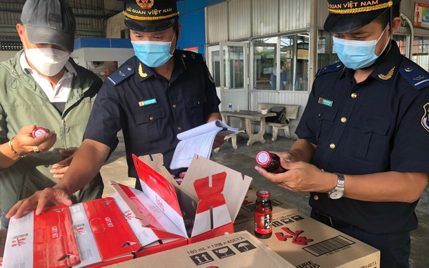Thực hiện nghiêm kiểm tra, giám sát hải quan đối với hàng hoá kinh doanh quá cảnh theo đúng quy định.