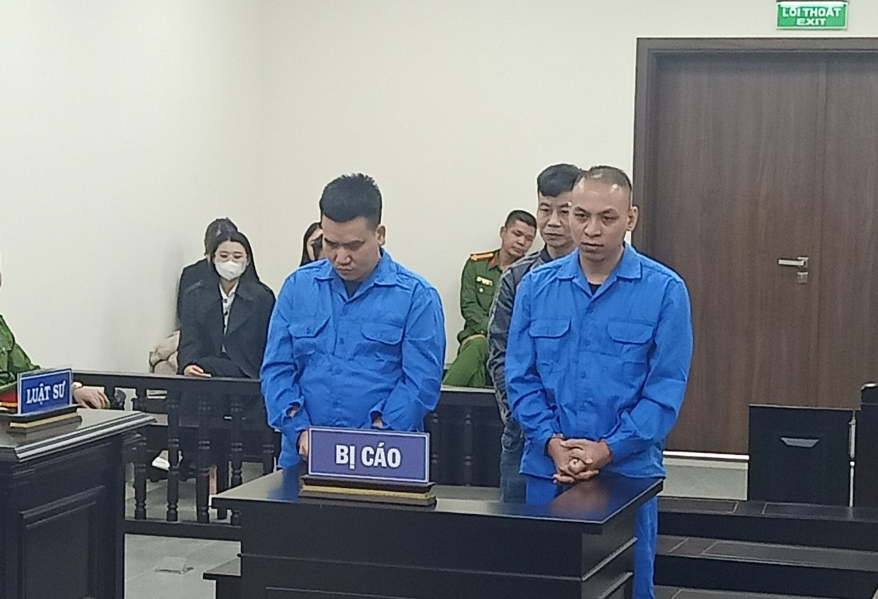Các bị cáo tại phiên tòa xét xử.