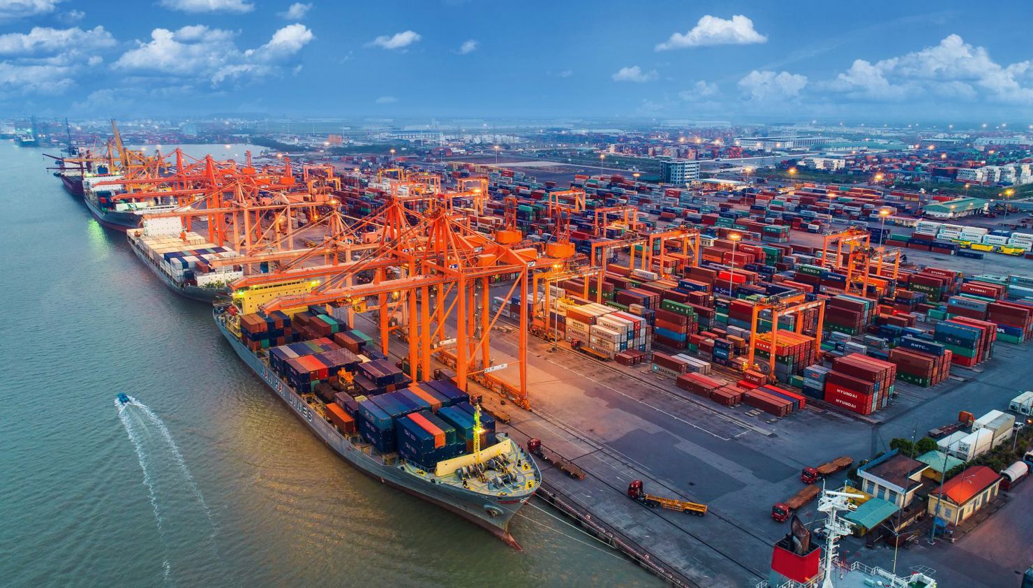 Nền kinh tế Việt Nam sẽ là điểm sáng toàn cầu năm 2023 và 2024.