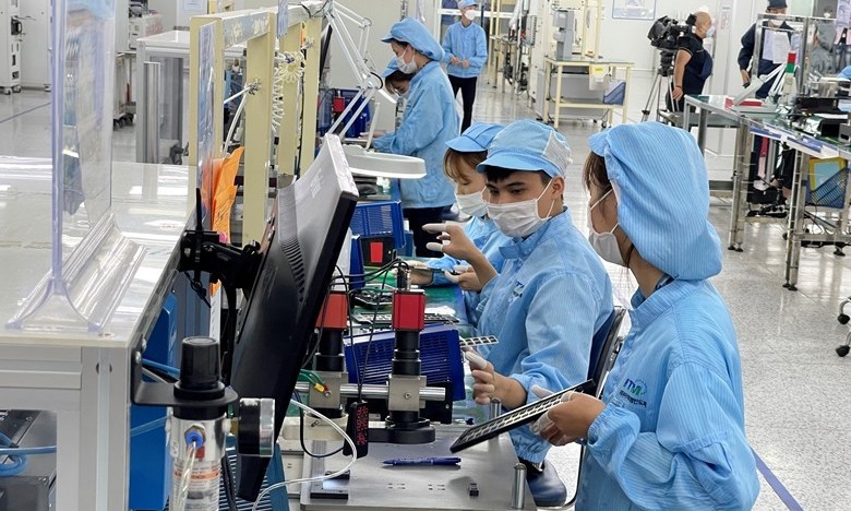 Phát triển công nghiệp là nội dung quan trọng và gắn bó chặt chẽ với sự nghiệp công nghiệp hóa, hiện đại hóa đất nước.