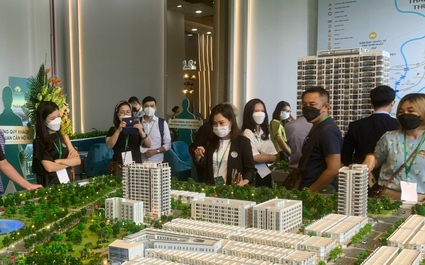 TS. Cấn Văn Lực nhận định: Thị trường BĐS sẽ “ấm” lên và khởi sắc khoảng từ cuối quý III/2023 trở đi.