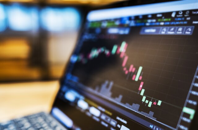 Nỗ lực tăng điểm của VN-Index bị phá vỡ bởi áp lực bán vào cuối phiên.
