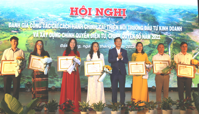KBNN Đắk Nông vinh dự xếp thứ 3 về chỉ số cải cách hành chính Tỉnh năm 2022, tăng 3 bậc so với năm 2021.