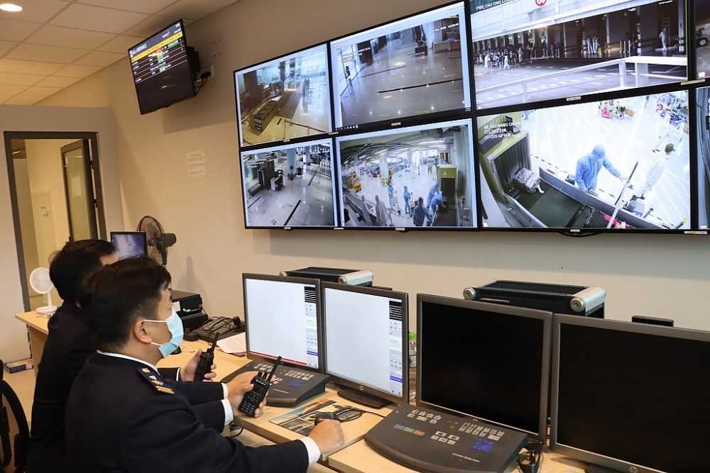 Ngành Hải quan tích cực ứng dụng công nghệ thông tin, chuyển đổi số. Ảnh: internet