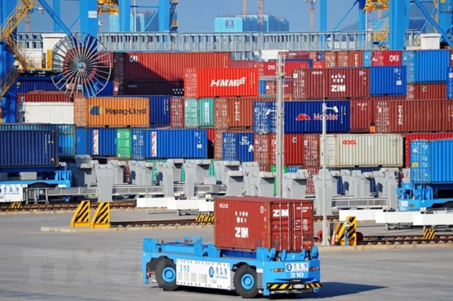 Trong 6 tháng đầu năm 2023, trao đổi hàng hóa toàn cầu tăng thấp do thiếu hụt hàng công nghiệp. 