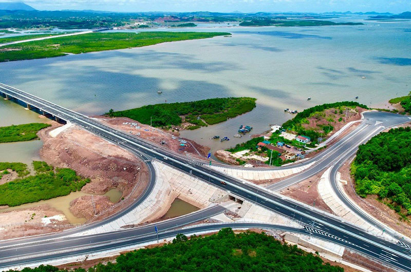 Các Bộ, cơ quan ngang Bộ, cơ quan thuộc Chính phủ, các địa phương tổ chức quán triệt và triển khai các nhiệm vụ, giải pháp do Thủ tướng Chính phủ giao tại Chỉ thị số 09/CT-TTg.
