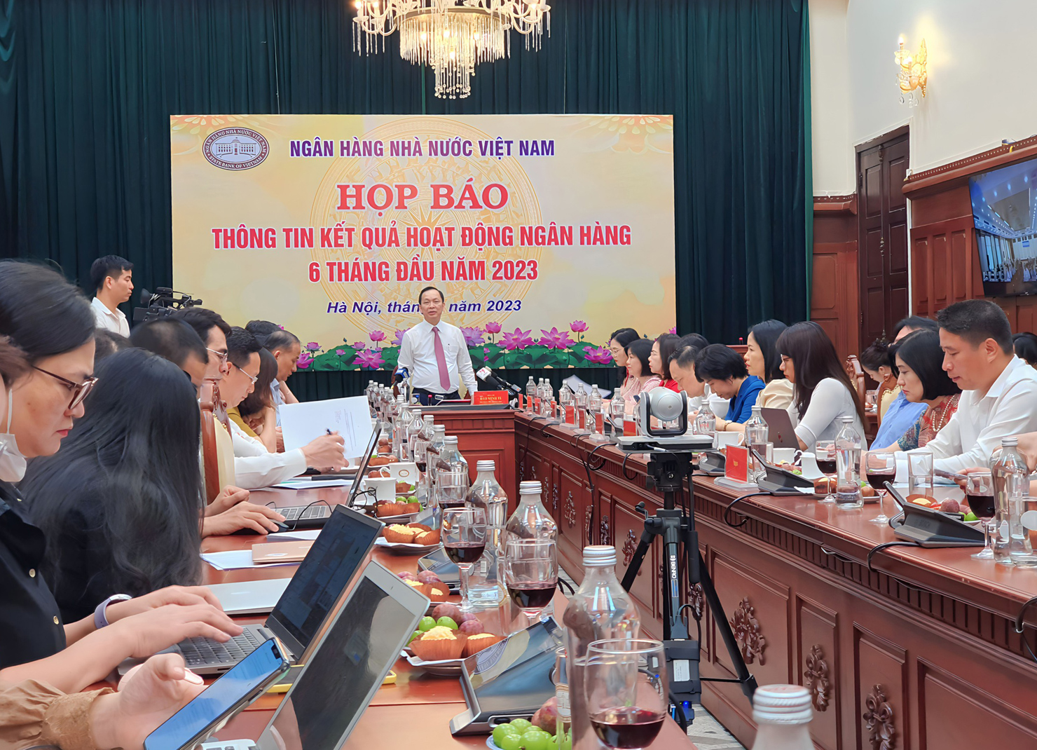 Phó Thống đốc NHNN Đào Minh Tú phát biểu tại Họp báo Thông tin kết quả hoạt động 6 tháng đầu năm 2023.