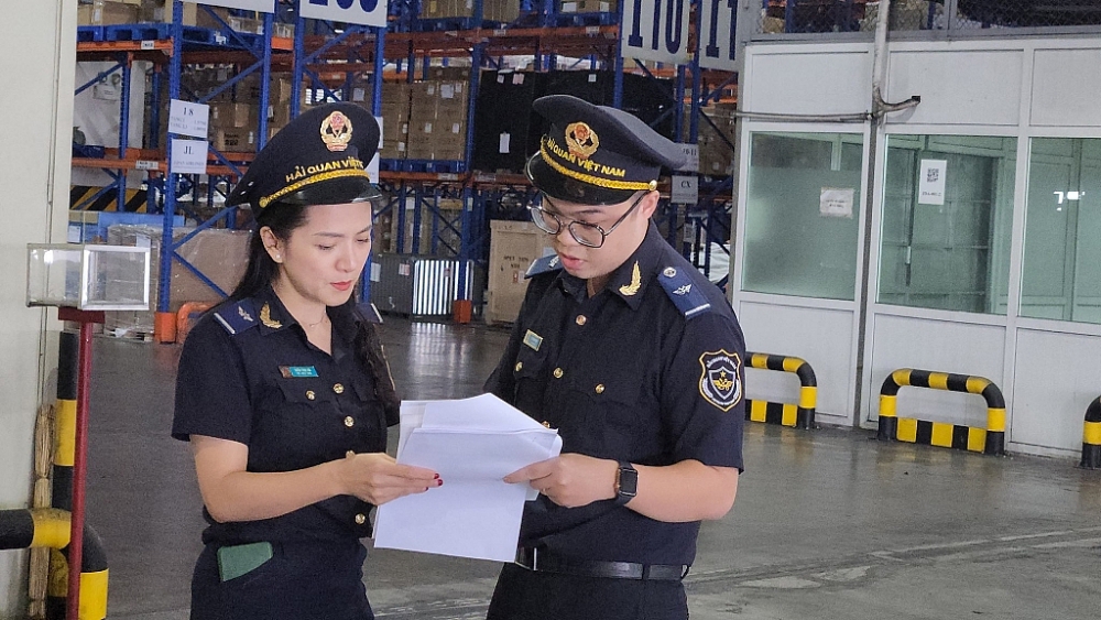 Số thu ngân sách của Chi Hải quan cửa khẩu sâu bay quốc tế Nội Bài trong 6 tháng đầu năm đối diện với nhiều khó khăn, thách thức.