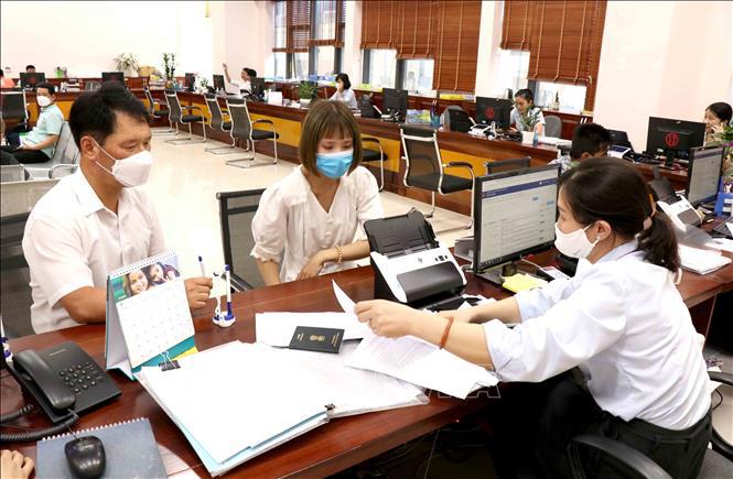Phó Thủ tướng Trần Lưu Quang yêu cầu các bộ, ngành, địa phương rà soát, cắt giảm, đơn giản hóa ngay các quy định, TTHC liên quan đến hoạt động đầu tư, sản xuất, kinh doanh.
