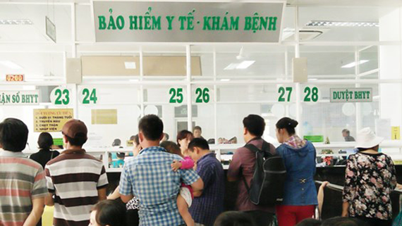 Người dân tham gia BHYT là hình thức “đóng góp khi lành, để dành khi ốm”. 