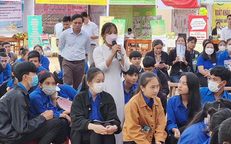 Người lao động đi làm việc ở nước ngoài sẽ được hỗ trợ đào tạo ngoại ngữ ở mức 4 triệu đồng/người/khóa học. 