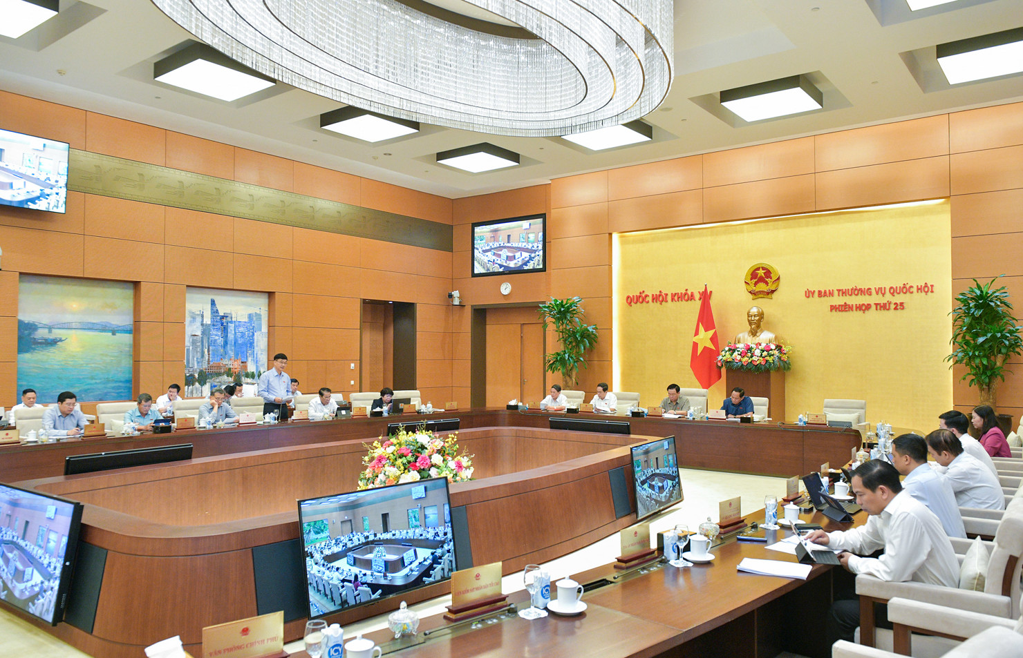 Quang cảnh Phiên họp chiều 24/8/2023.