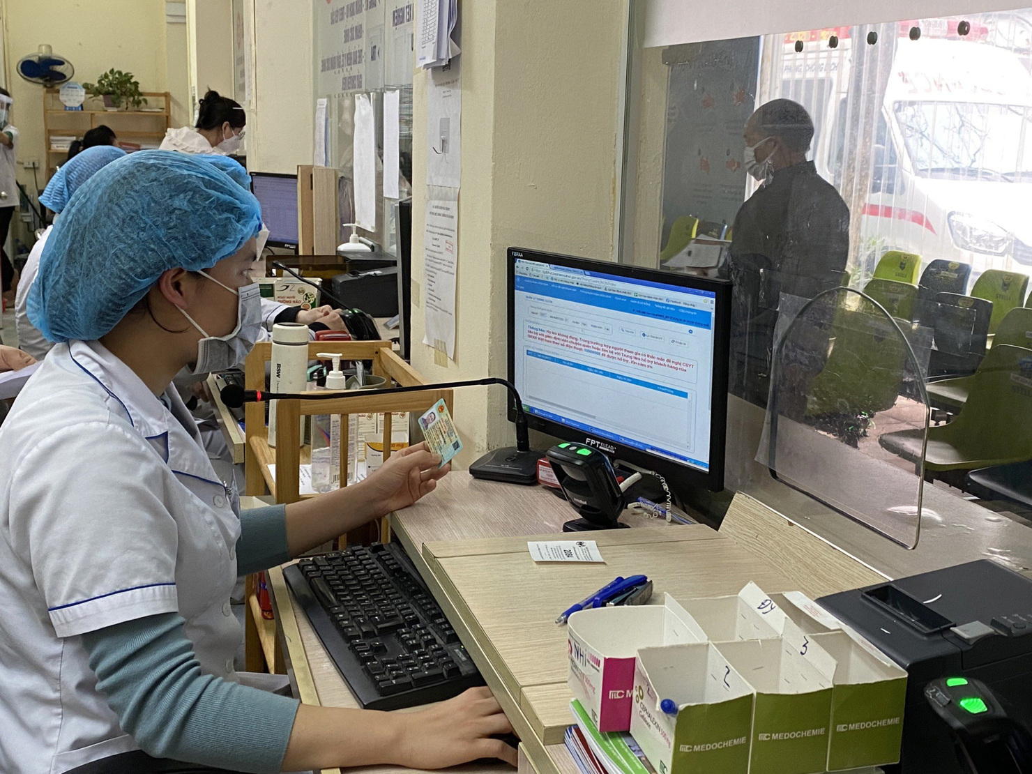 Đến nay có 98% cơ sở y tế triển khai khám chữa bệnh BHYT bằng căn cước công dân gắn chíp.