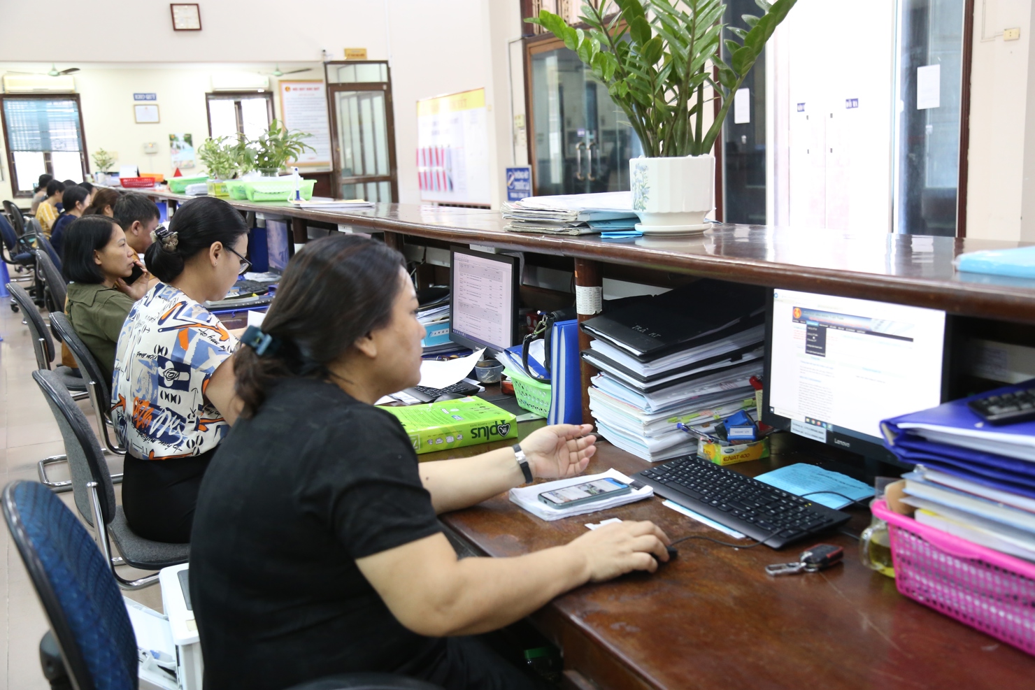 Bộ Tài chính cho rằng cần thiết xem xét rút ngắn các khâu của quy trình quyết toán ngân sách. Ảnh: Thùy Linh.