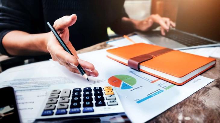 Các doanh nghiệp thẩm định giá, các thẩm định viên về giá hành nghề trong quá trình cung cấp dịch vụ thẩm định giá cần tuân thủ nghiêm chỉnh các quy định của pháp luật. Ảnh minh họa.