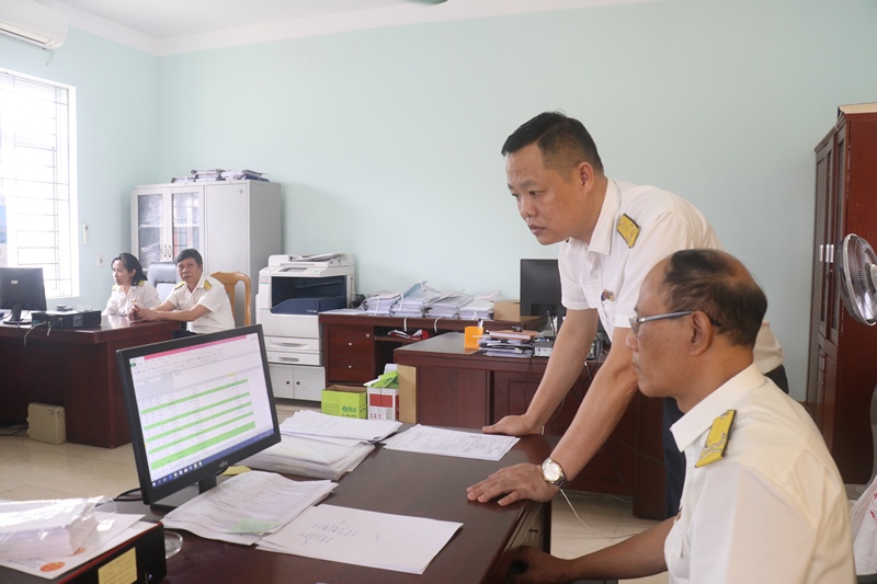 Thời gian qua, ngành Thuế đã nỗ lực đẩy mạnh cải cách thủ tục hành chính, ứng dụng công nghệ thông tin, cung cấp các dịch vụ thuế điện tử theo hướng đơn giản, rõ ràng, minh bạch.