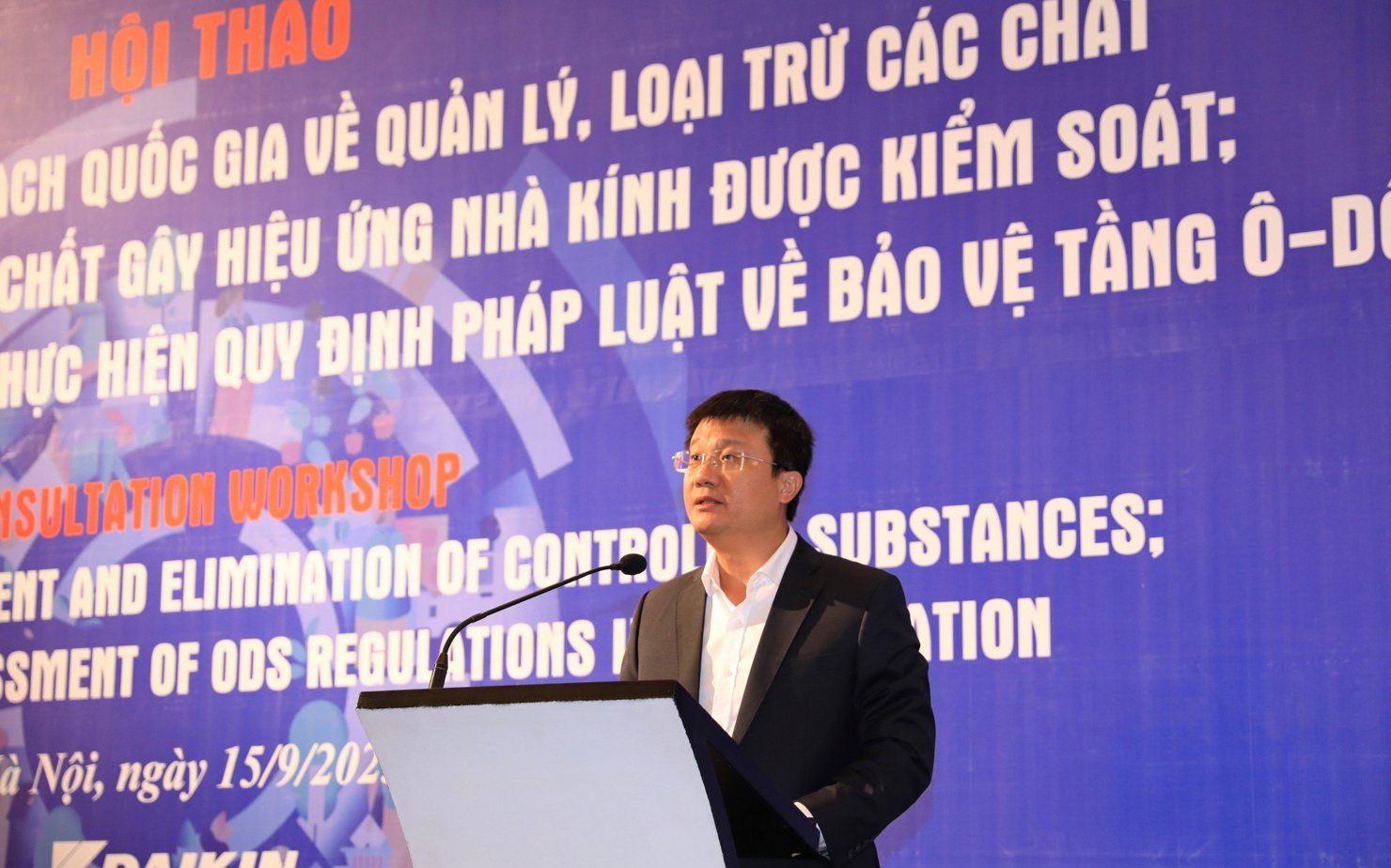 Hội thảo tham vấn hoàn thiện Kế hoạch quốc gia về quản lý, loại trừ các chất làm suy giảm tầng ô-dôn, chất gây hiệu ứng nhà kính được kiểm soát do Cục Biến đổi khí hậu tổ chức diễn ra ngày 15/9, tại Hà Nội.