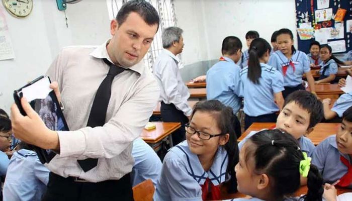 Người sử dụng lao động có trách nhiệm xác định nhu cầu sử dụng người lao động nước ngoài theo quy định.