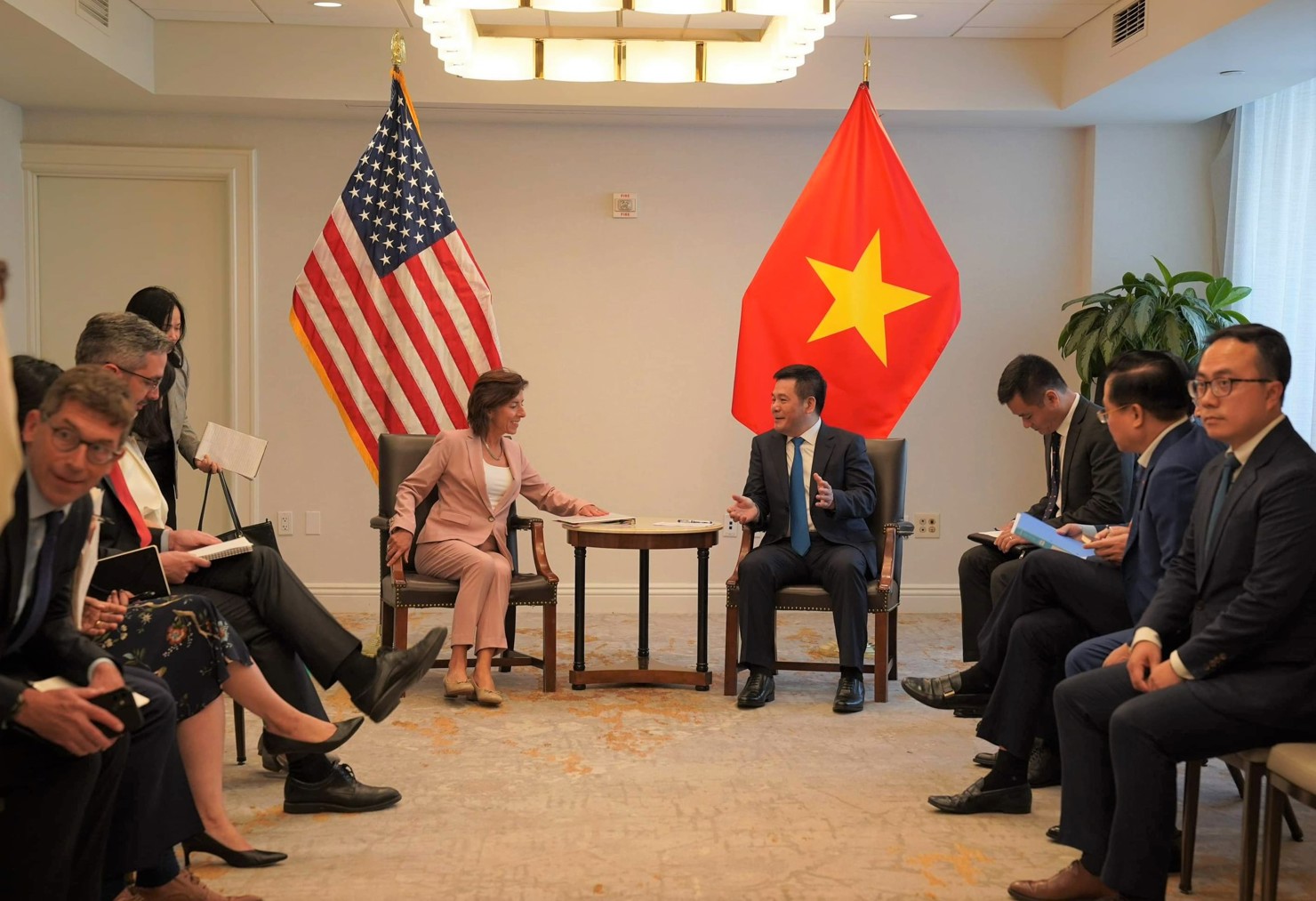 Quang cảnh cuộc làm việc.