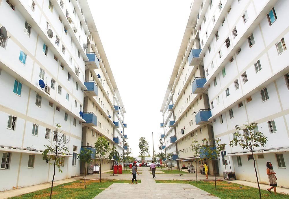 Giáo viên thuộc nhóm đối tượng được hưởng chính sách mua nhà ở xã hội và đáp ứng đủ điều kiện (về nhà ở, cư trú) để được vay vốn mua nhà ở xã hội theo quy định.