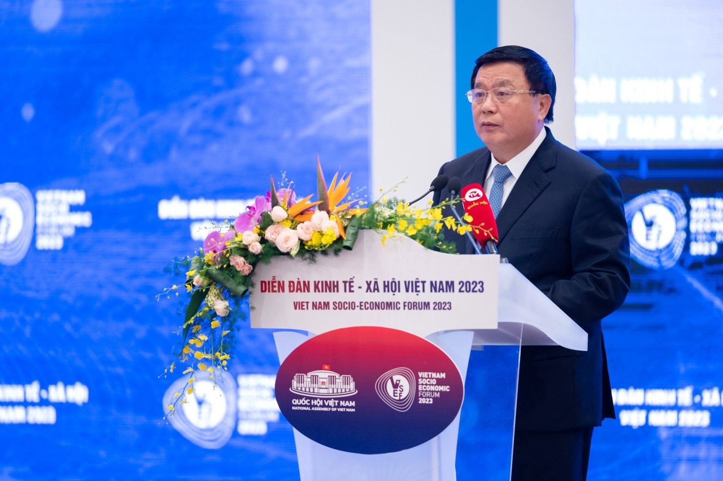 Ủy viên Bộ Chính trị, Giám đốc Học viện Chính trị Quốc gia Hồ Chí Minh Nguyễn Xuân Thắng phát biểu đề dẫn tại Diễn đàn.