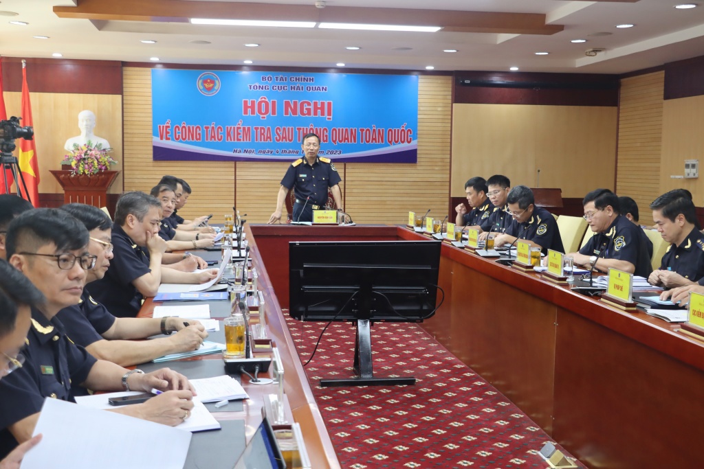 Tổng cục trưởng Nguyễn Văn Cẩn phát biểu chỉ đạo tại Hội nghị. Ảnh: T.Bình.