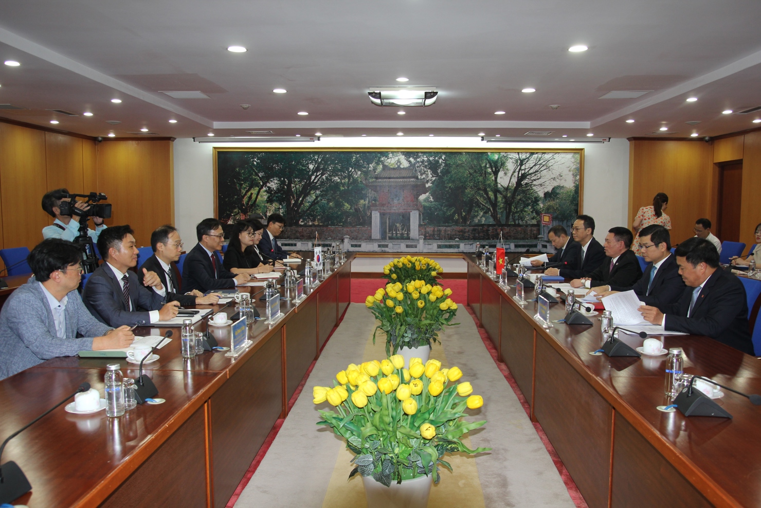 Toàn cảnh buổi tiếp chiều ngày 19/10.