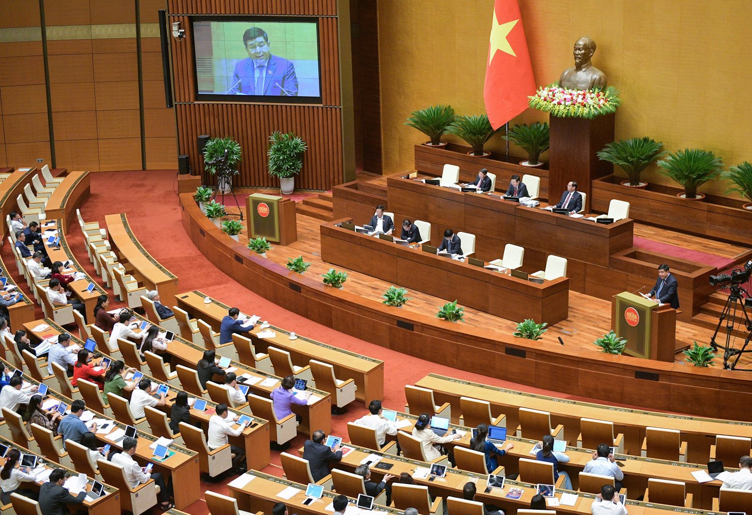 Quang cảnh Kỳ họp thứ 6.