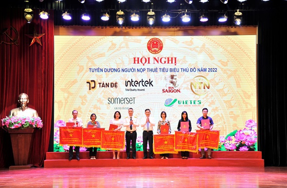 Cục thuế Hà Nội tuyên dương 260 doanh nghiệp, người nộp thuế thực hiện tốt chính sách, pháp luật thuế năm 2022.