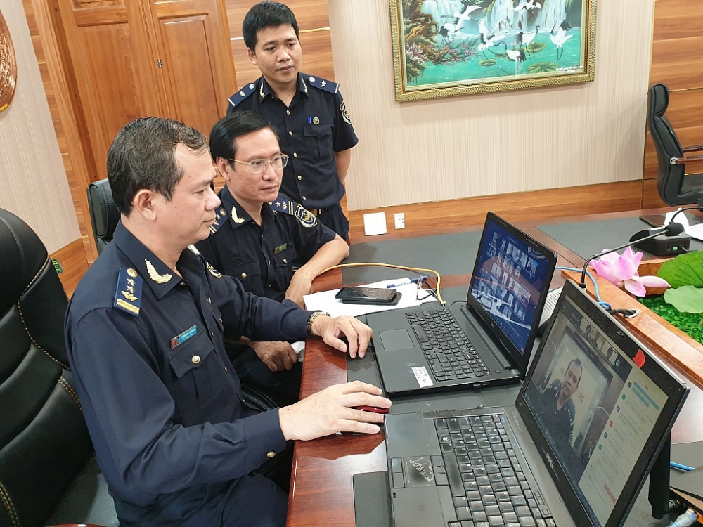 Cục Hải quan Bình Dương hưởng ứng trên không gian mạng bằng cách thay ảnh đại diện có kèm khung hình nhận diện Ngày Chuyển đổi số quốc gia