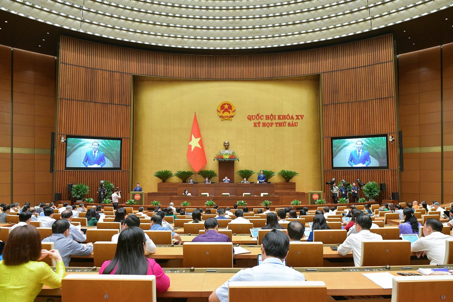 Toàn cảnh phiên họp.