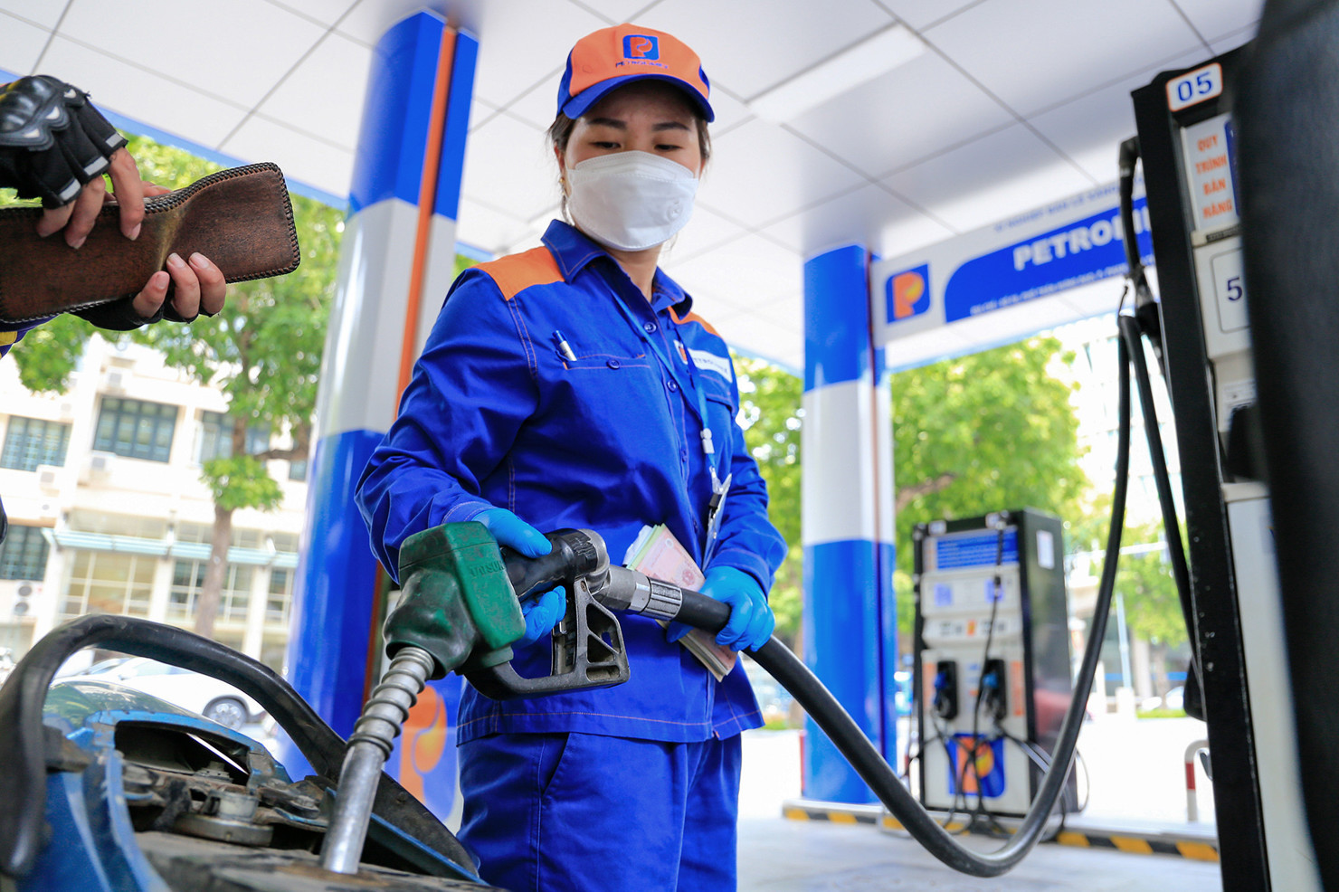 Hiện nay, cơ sở pháp lý để triển khai hóa đơn điện tử đối với các cửa hàng bán lẻ xăng dầu đã đầy đủ.