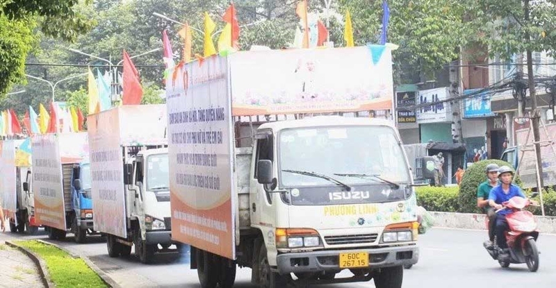 Đoàn xe diễu hành tuyên truyền về Tháng hành động vì bình đẳng giới và phòng ngừa, ứng phó với bạo lực trên cơ sở giới trên các tuyến đường của TP. Biên Hòa.