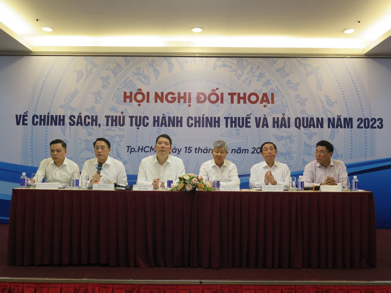 Toàn cảnh hội nghị Đối thoại về chính sách, thủ tục hành chính thuế và hải quan năm 2023. Ảnh: Thanh Sơn