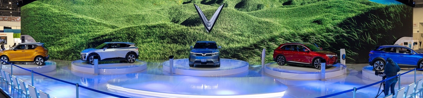 Dải sản phẩm thuần điện của VinFast tại CES 2022. Ảnh: VFS