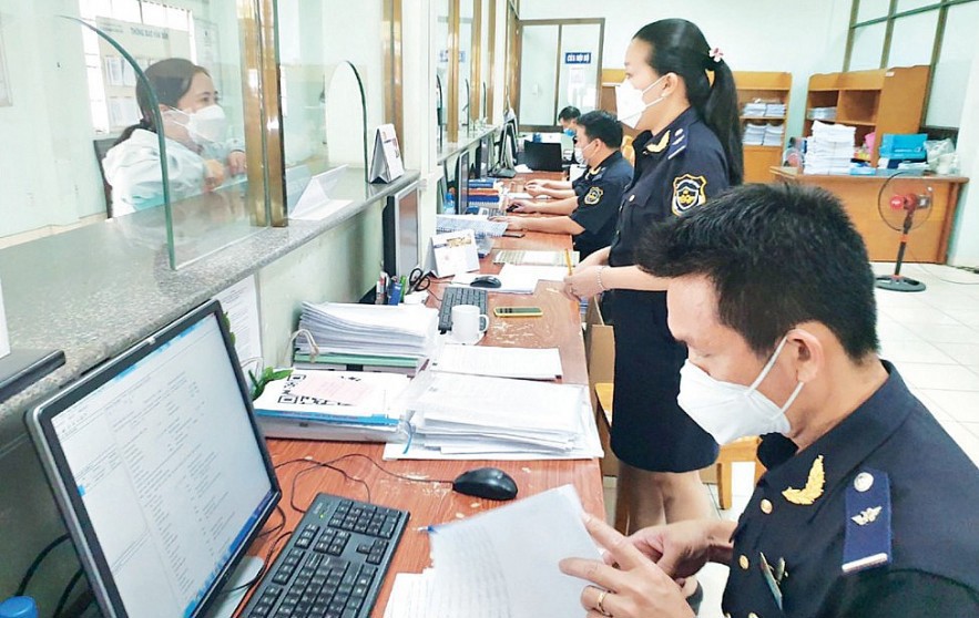 Ngành Hải quan chú trọng khuyến khích doanh nghiệp tự nguyện tuân thủ pháp luật. Ảnh: internet