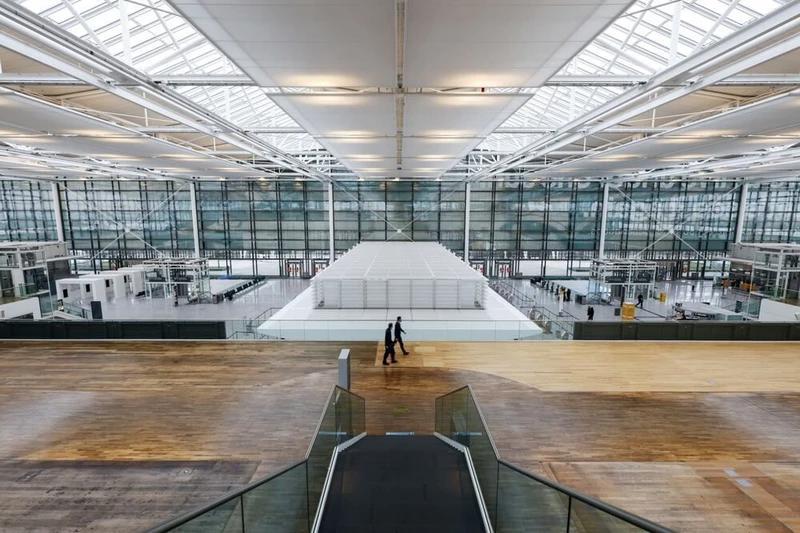 Khung cảnh vắng vẻ tại Sân bay quốc tế Munich (Đức) do nhân viên đình công. Ảnh: Bloomberg