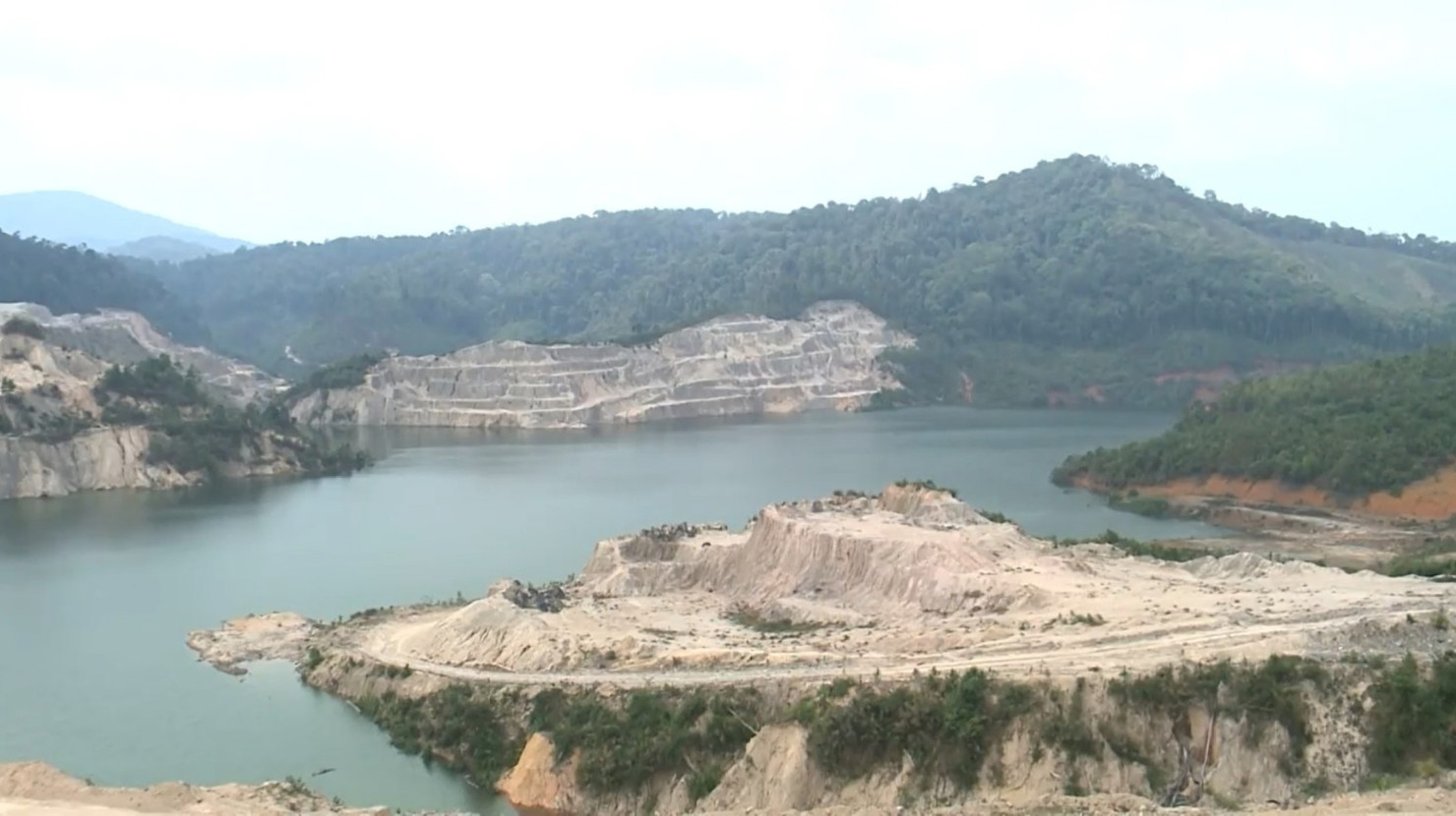 Ngày 7/2, huyện KonPlong, tỉnh Kon Tum xảy ra 9 trận động đất.