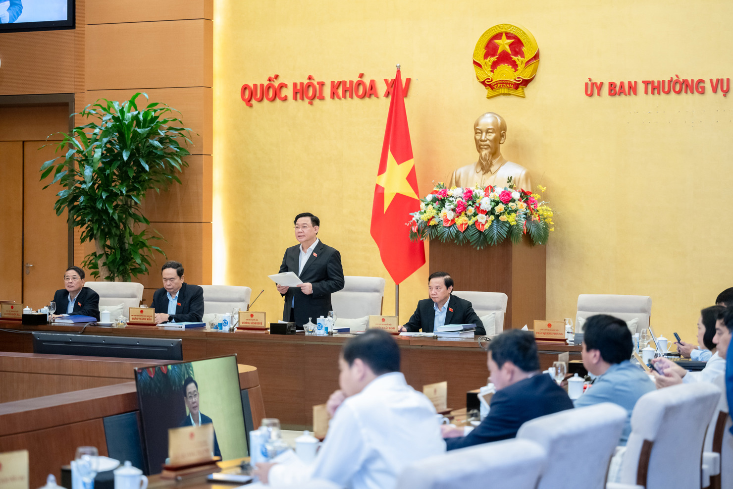Chủ tịch Quốc hội Vương Đình Huệ phát biểu khai mạc Phiên họp.